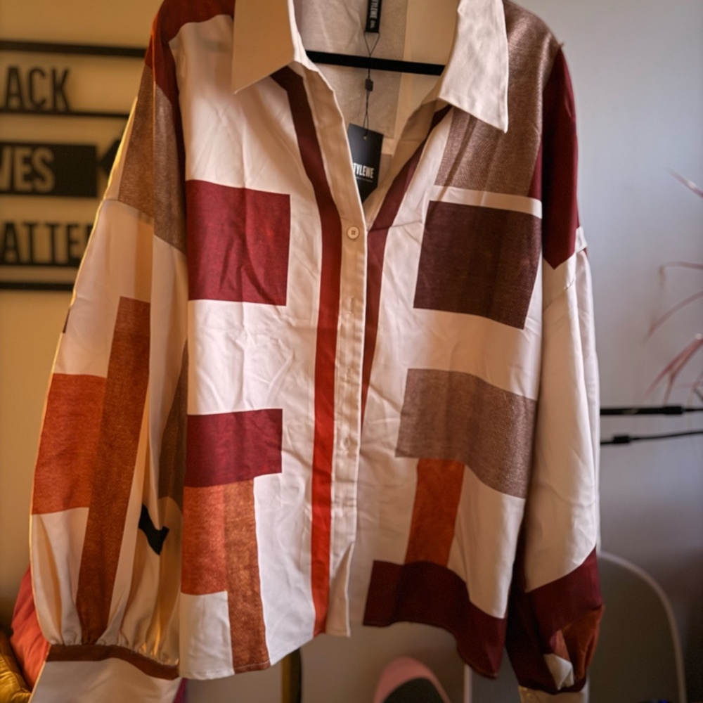 Pattern Blouse - Picture 2 of 3